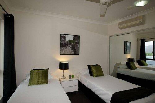 Гостиница Jack & Newell Holiday Apartments в Кэрнсе