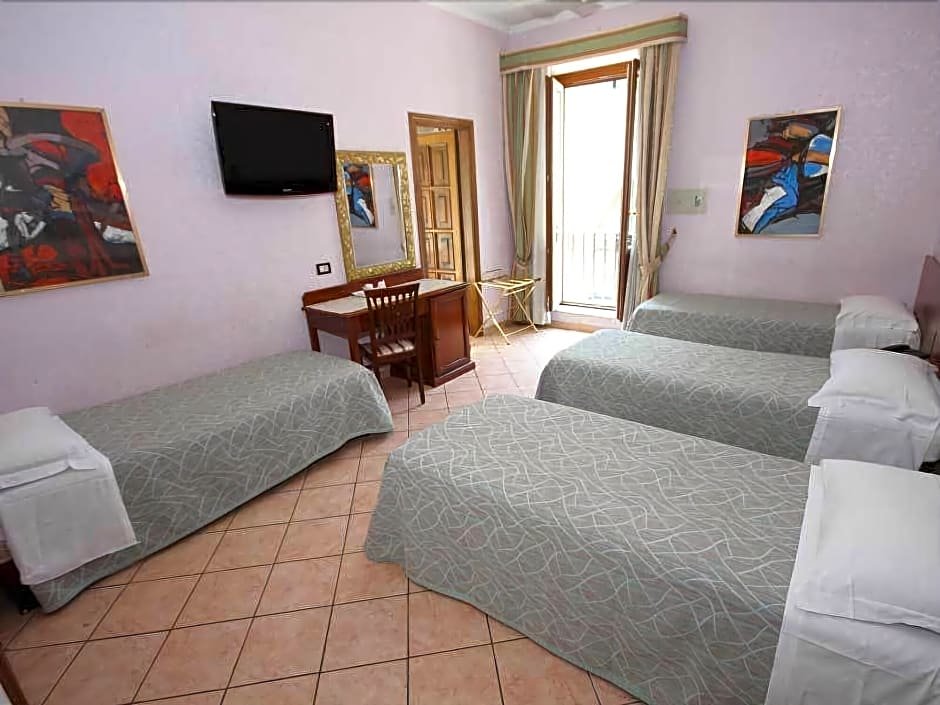 Фото Hotel Marisa