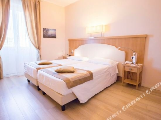 Фото Hotel Sirmione e Promessi Sposi