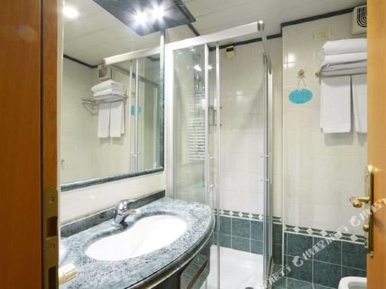 Фото Ambasciatori Hotel Venice Mestre Tapestry Collection by Hilton