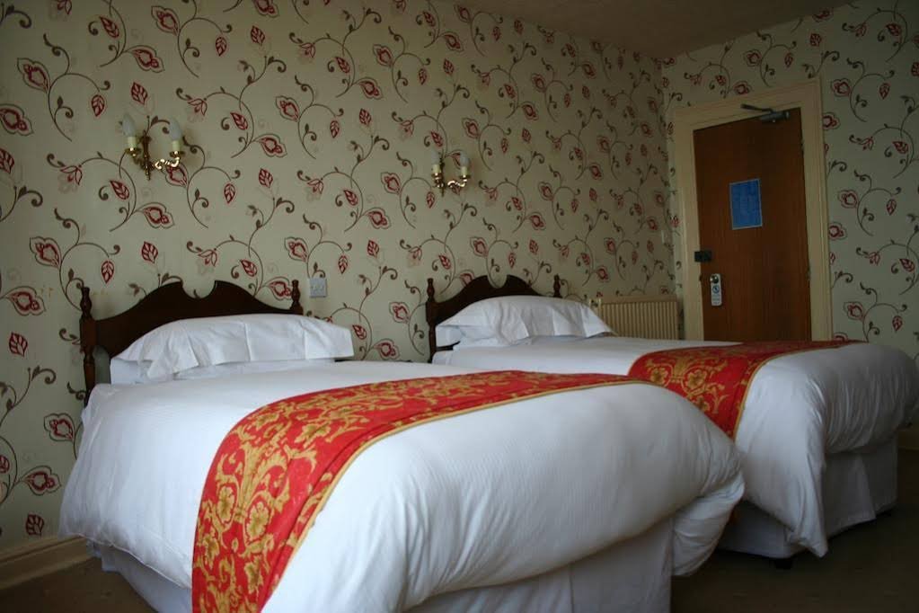 Фото The Esplanade Hotel