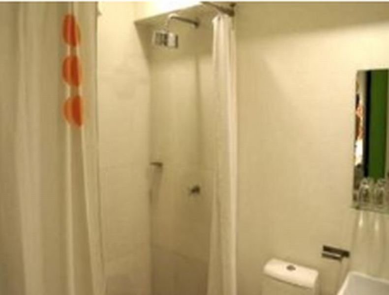 Фото Islands Stay Hotels Uptown Cebu