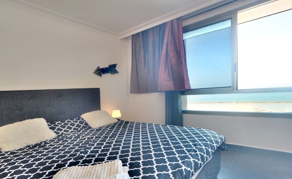 Фото Spacious Sea View Apartment