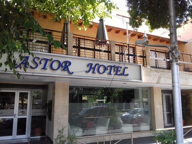 Гостиница Astor Hotel Mendoza в Мендосе