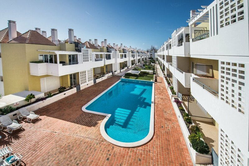 Cabanas Pool Apartment