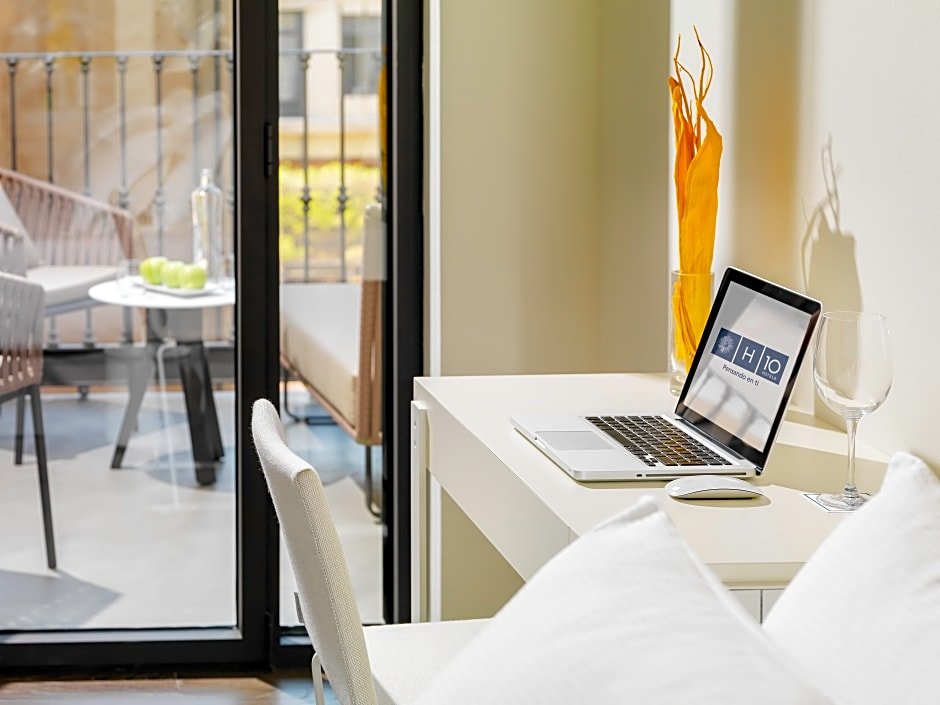 Фото H10 Urquinaona Plaza