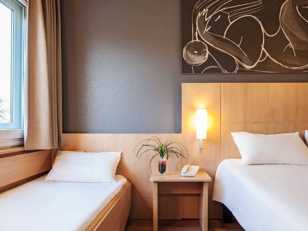 Фото Ibis Barcelona Cornella