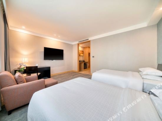 Фото Hundred Centuries Hotel