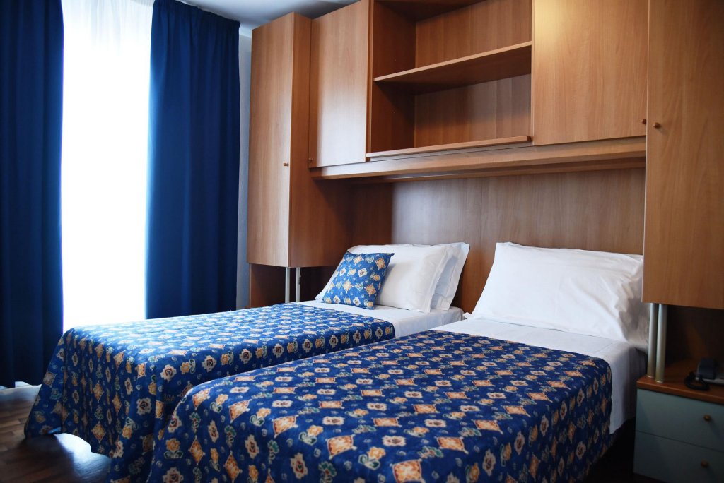 Фото Hotel Crystal