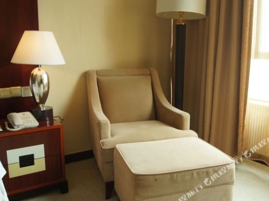 Фото Yuexiu Hotel Guangzhou, Curio Collection by Hilton