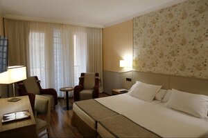 Balneario de Arnedillo (Provincia de La Rioja, Calle Joaquín Velasco), hotel