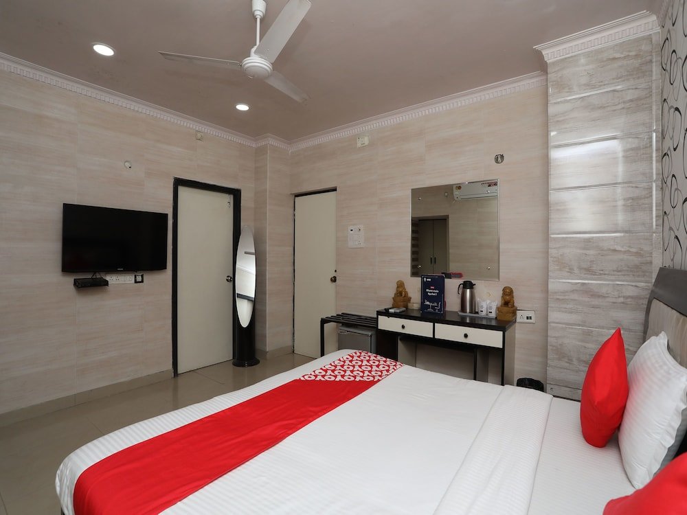 Фото Oyo Flagship 16097 Neeranand Regency Bhowanipore