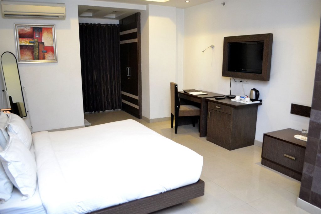 Фото GenX Le Crescent