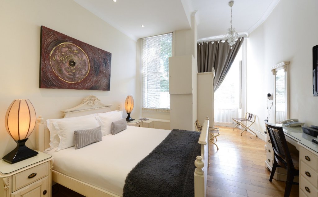 Фото Mayflower Hotel