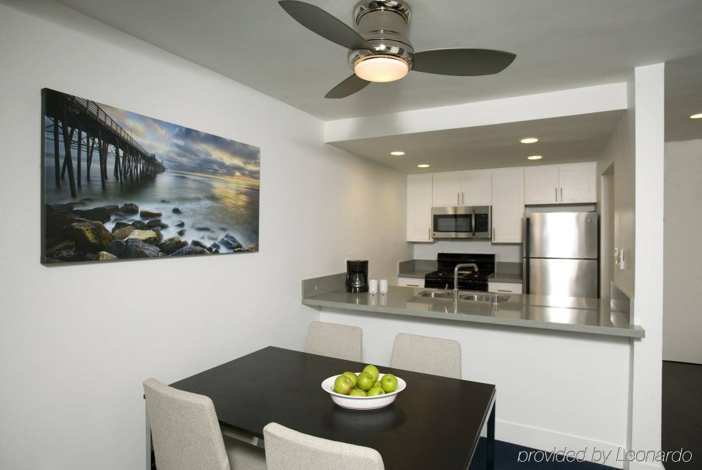 Фото Oceanside Marina Suites