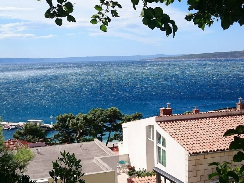 Charming Little Apartment With Balcony and Sea View, Near the Beach