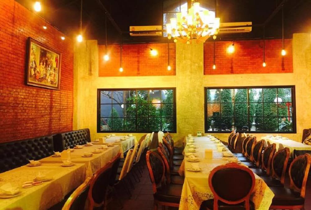 Фото Montree Hotel