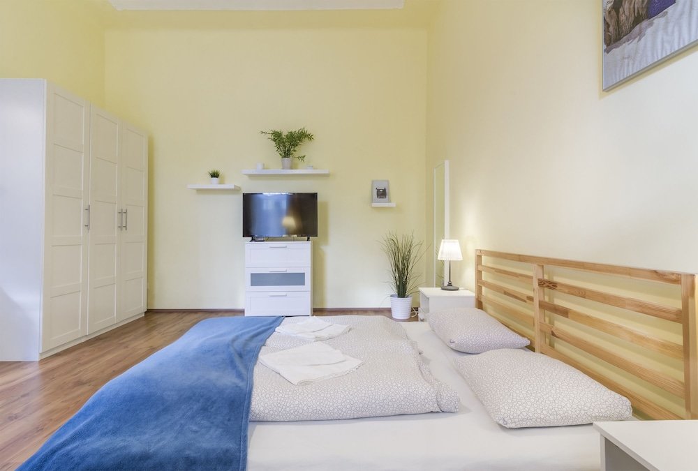 Фото Curry Apartments