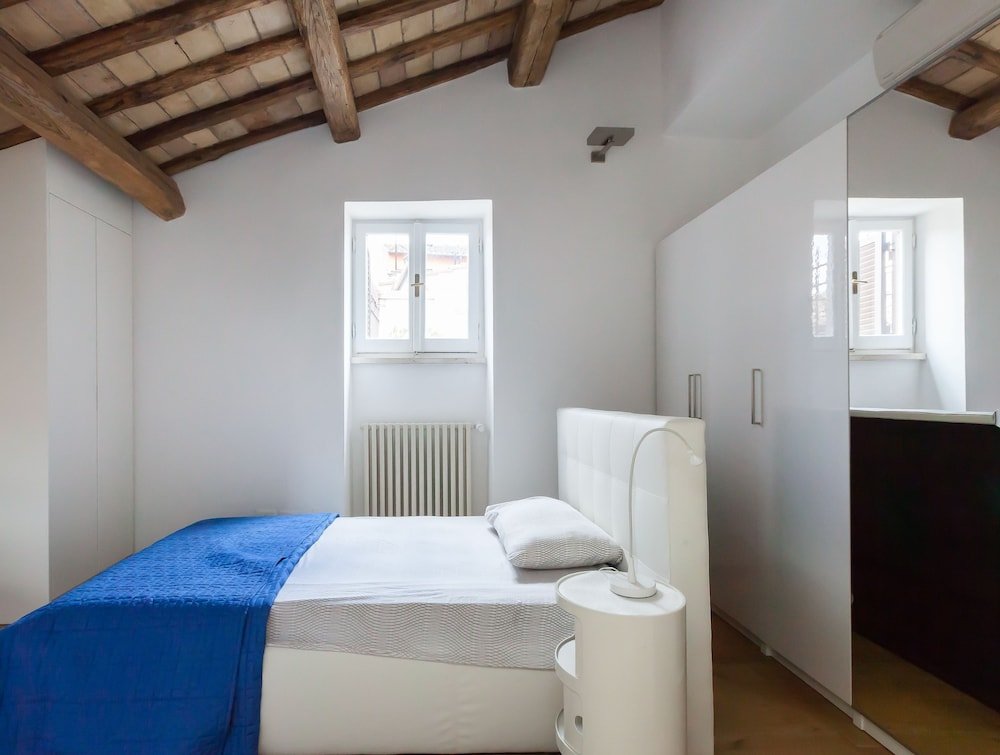 Фото Habitats Pantheon Apartments