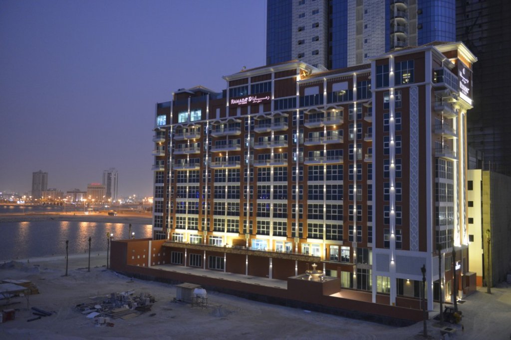 Фото Ramada by Wyndham Manama City Centre