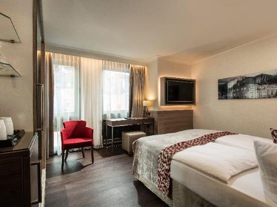 Фото Radisson Blu Badischer Hof Hotel, Baden-Baden