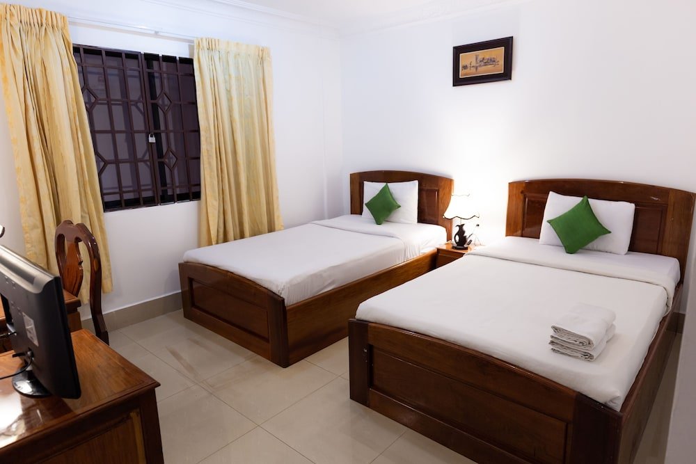 Фото The Riverside Hotel Phnom Penh