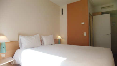 Внешний вид отеля Ibis Düsseldorf Hauptbahnhof в Дюссельдорфе, фото 4