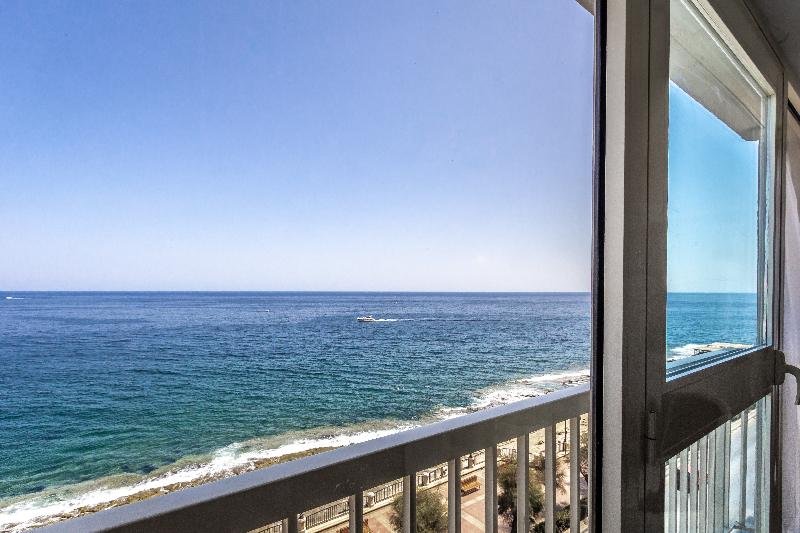 Фото Diplomat Hotel