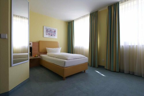 Гостиница IntercityHotel Berlin Ostbahnhof в Берлине