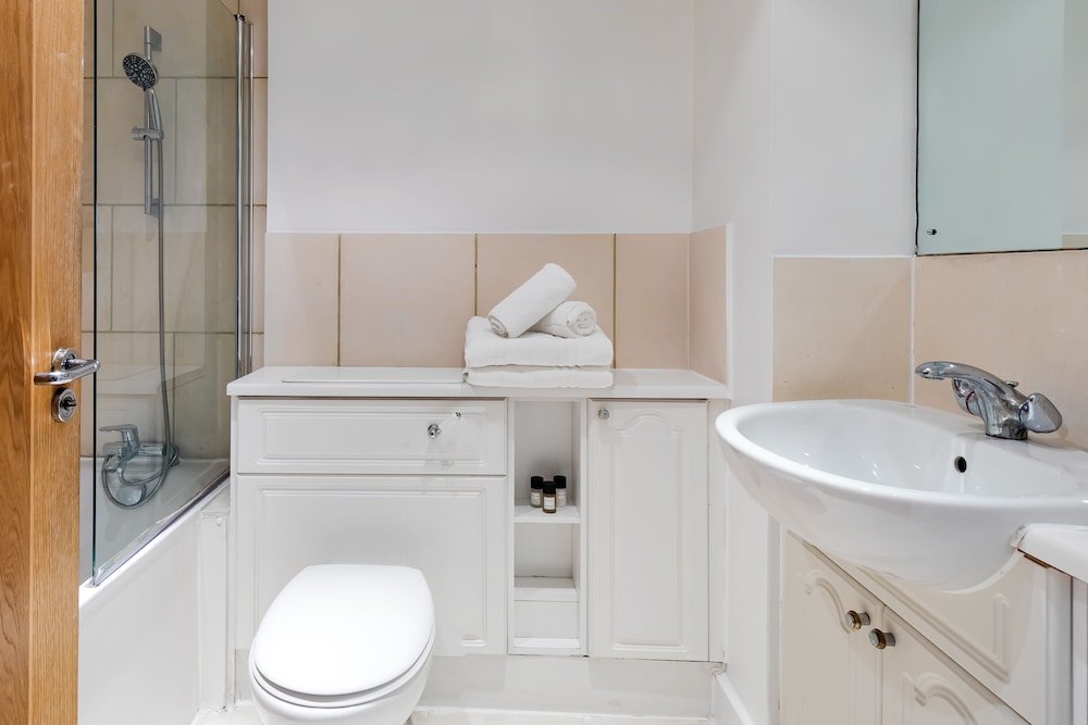 Фото 1 Bed Serviced Apartment near Blackfriars