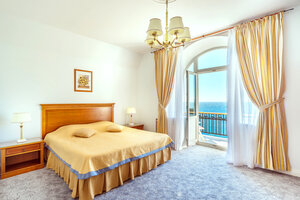 Ponizovka resort (посёлок городского типа Понизовка, Приморская улица, 10), hotel