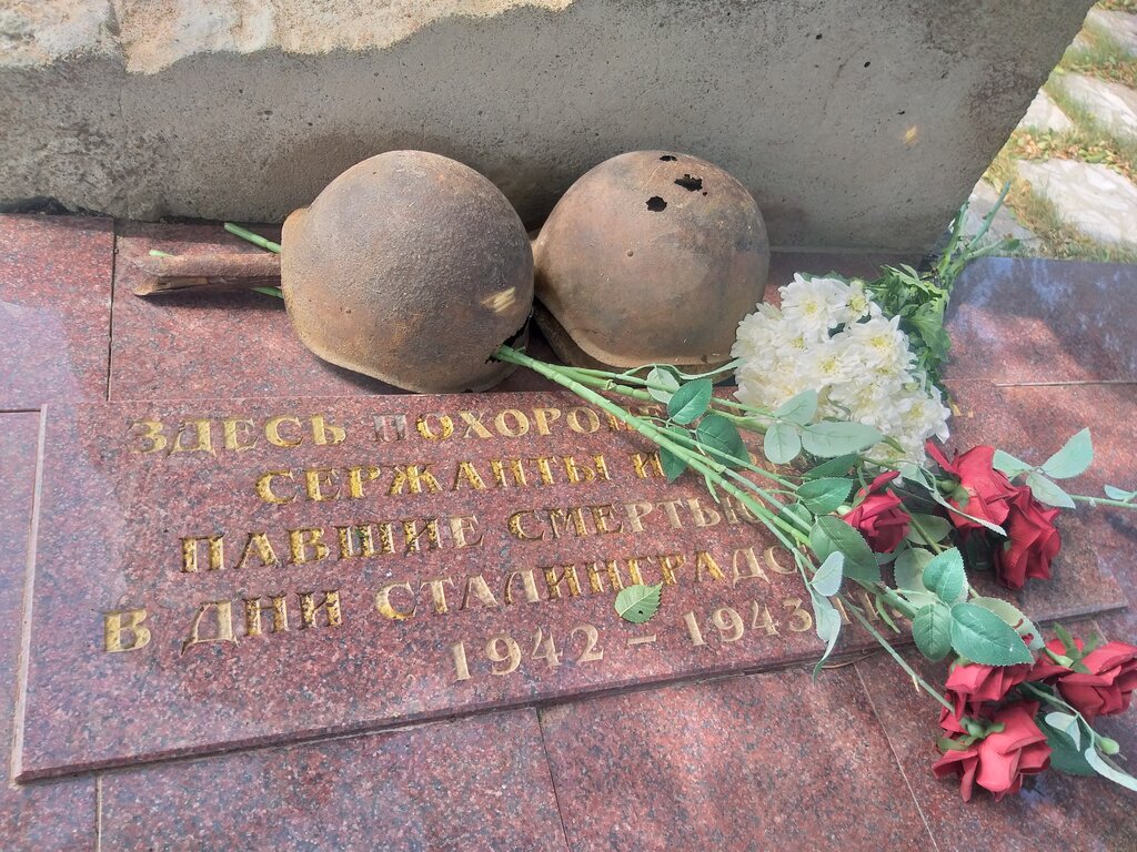 Памятник, мемориал Братская могила советских воинов, погибших в период Сталинградской битвы, Волгоград, фото