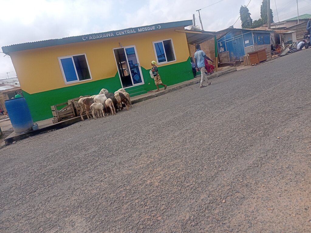 Mosque Adarawa central mosque, Accra, photo