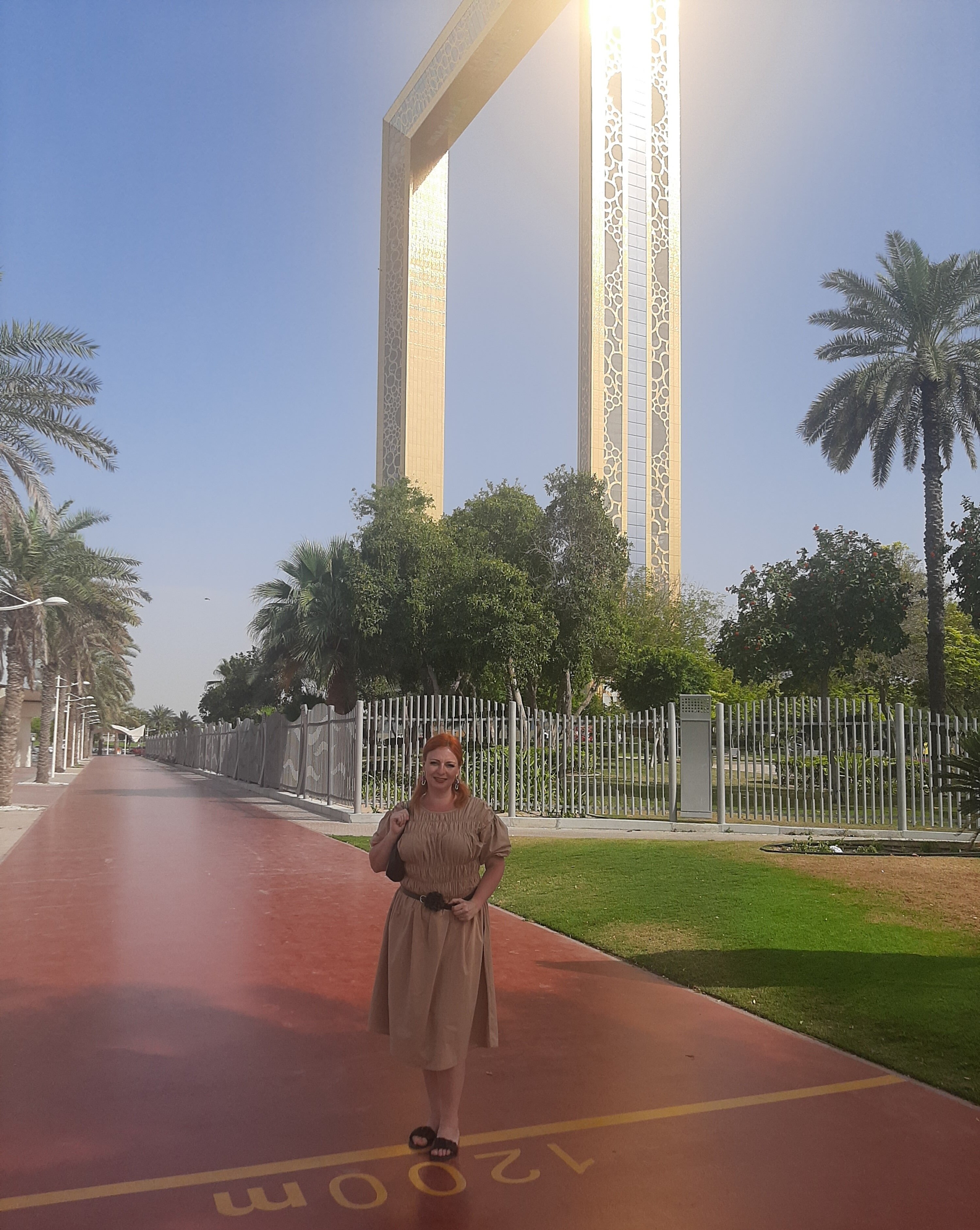 Фото Holiday Inn Express Dubai Jumeirah