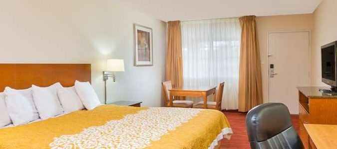 Фото Days Inn by Wyndham San Diego-East/El Cajon