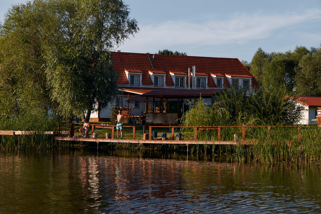 Клуб на берегу