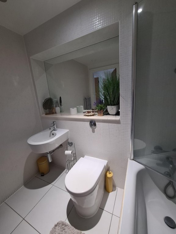 Фото Cosy Studio Apartment in Canary Wharf