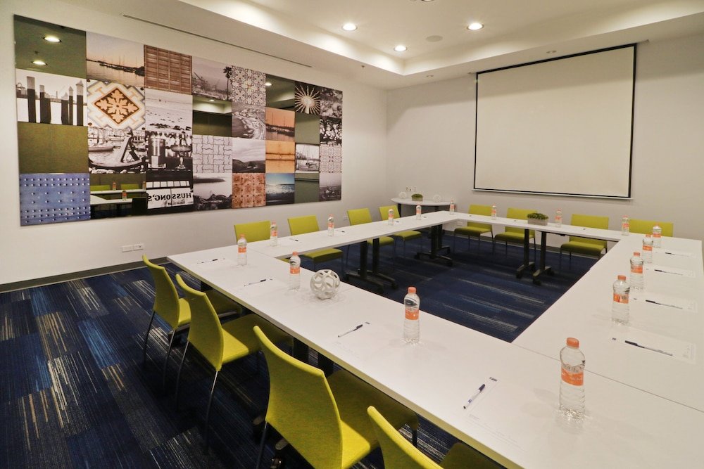 Фото Holiday Inn Express And Suites Ensenada Centro, an Ihg Hotel