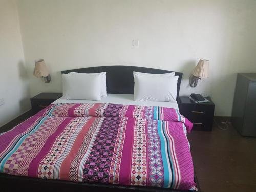 Фото Dionzec Hotel & Suites