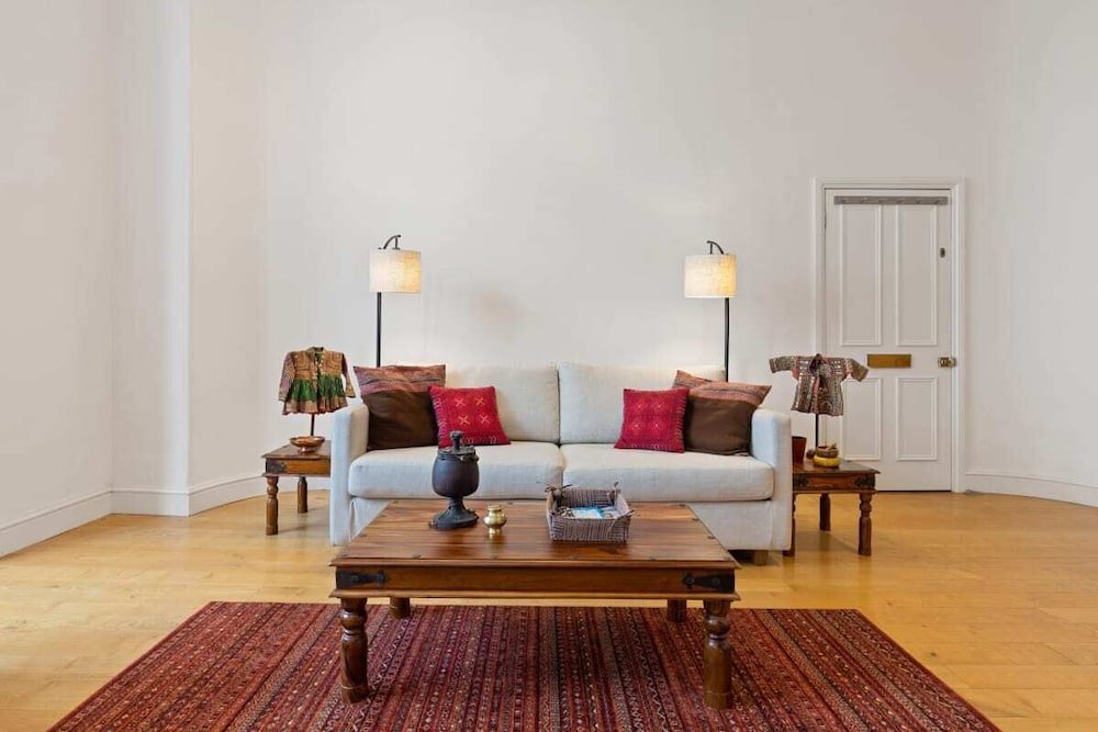 Фото Stunning 1 Bed Apt, Sleeps 4 Near Hyde Park