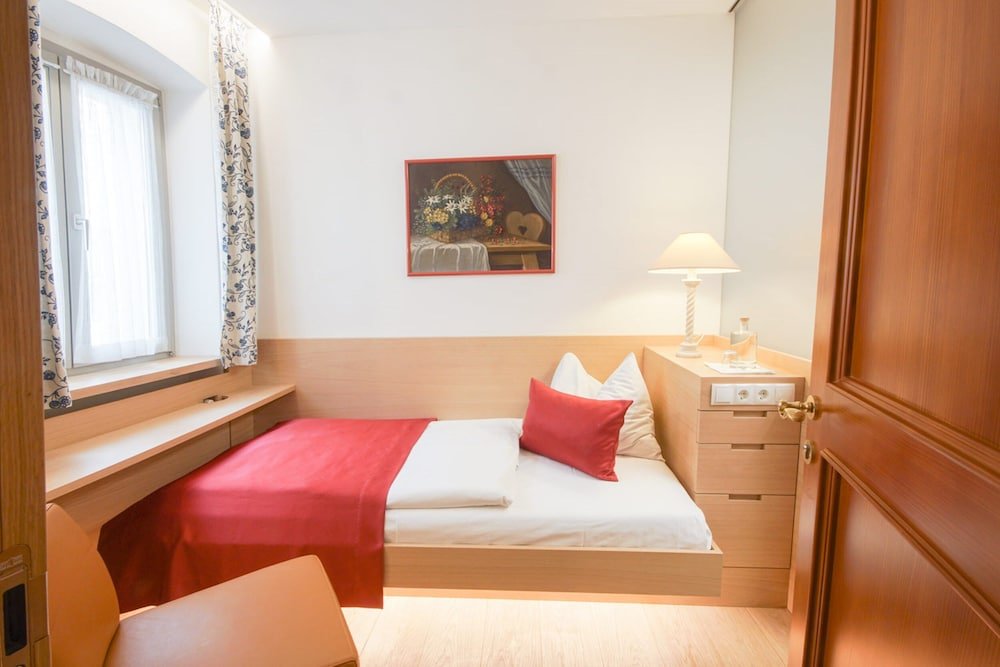 Фото Altstadt Hotel Wolf