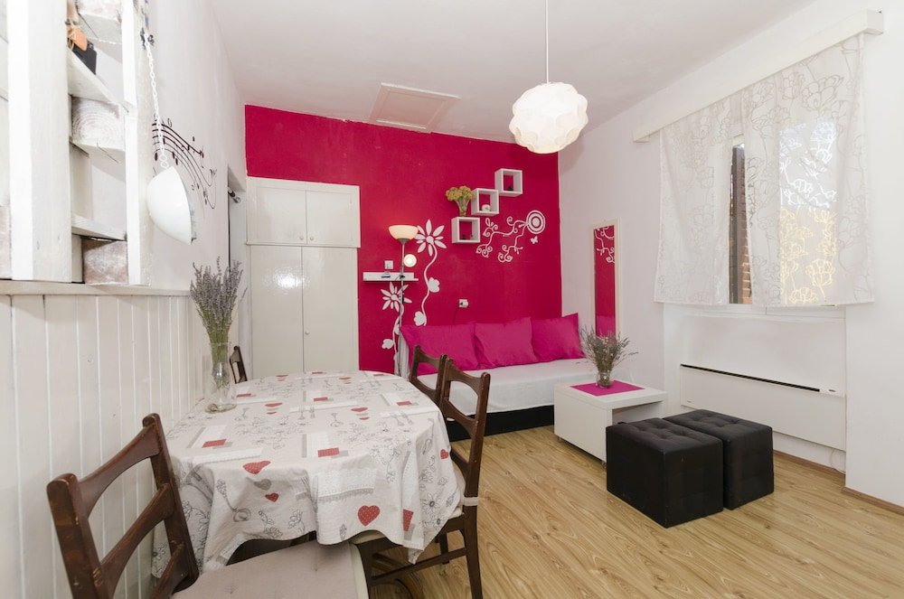 Фото Apartments and Room Caric