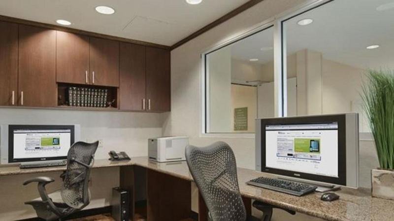 Фото Hilton Garden Inn Winnipeg South