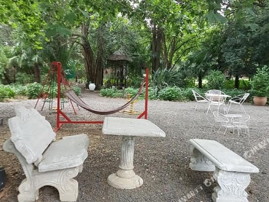 Фото Lilac Lodge Purple House