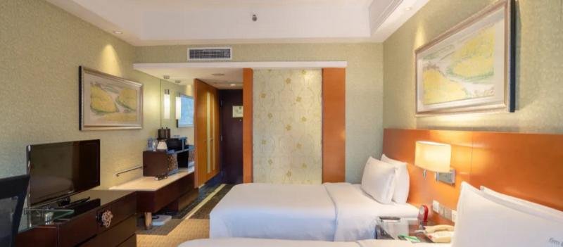 Фото Holiday Inn Chengdu Century City East Tower