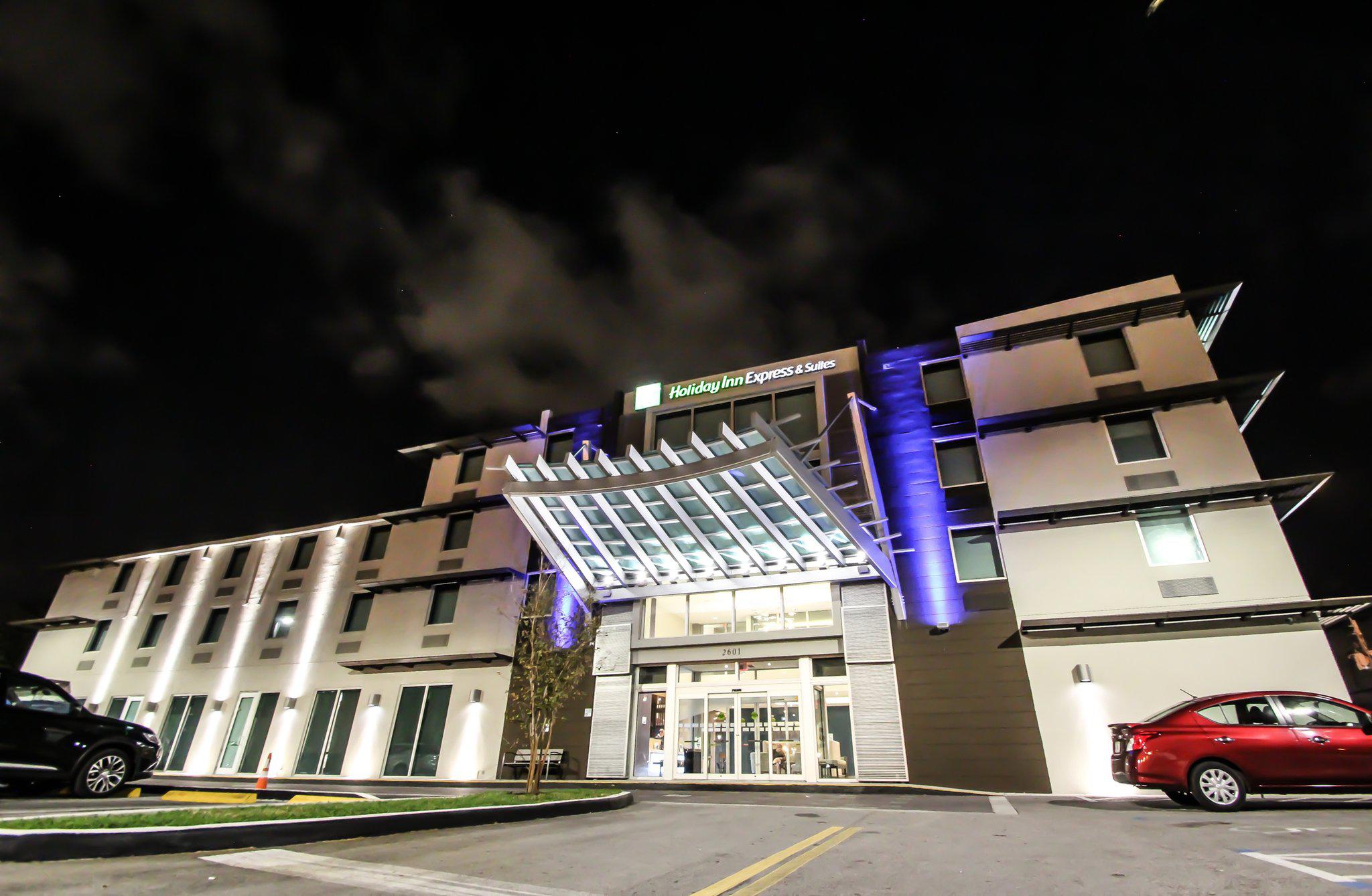 Фото Holiday Inn Express & Suites Miami Airport East, an Ihg Hotel