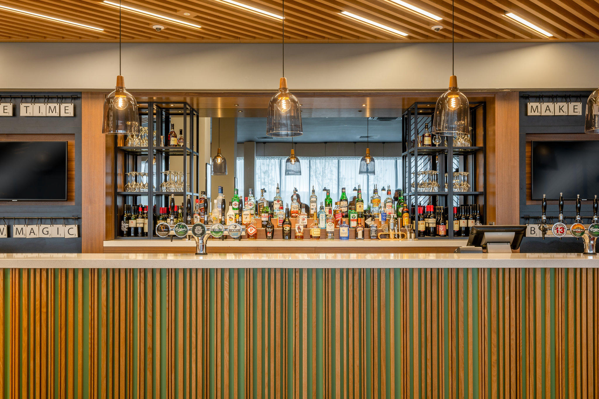 Фото 158242913888