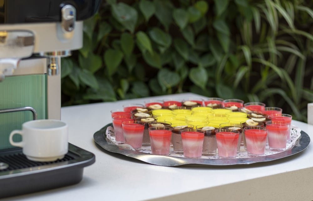 Фото Metropolitan Hotel