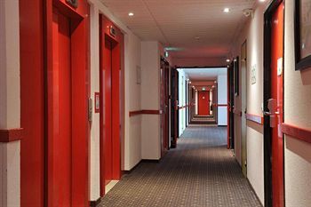 Фото Campanile Reims Centre Cathedrale