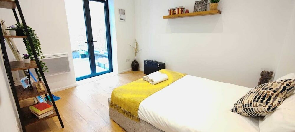 Фото 3 Bed Flat Liverpool st Spitalfields